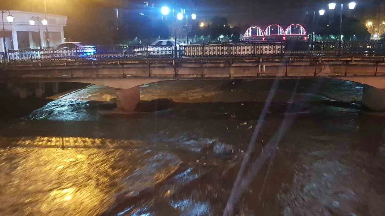 Sel sonrası Terme Çayı'nda korkutan görüntü