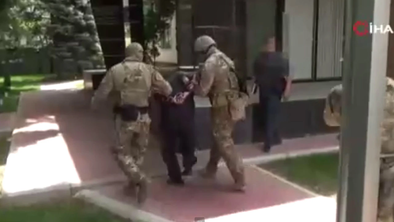 Kırgızistan’da darbe girişimi! Çok sayıda kişi gözaltında..