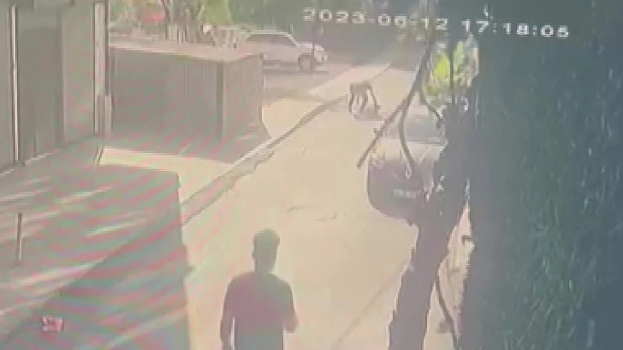 Evinin önünde bıçaklı saldırıya uğradı! Hayata gözlerini yumdu…