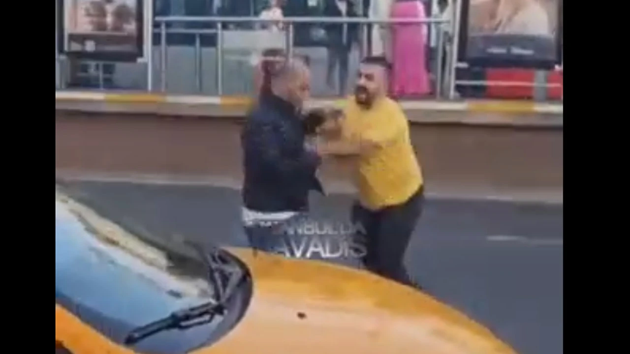 Müşteri seçen taksiciye dayak! Zorla direksiyona geçirmek istediler