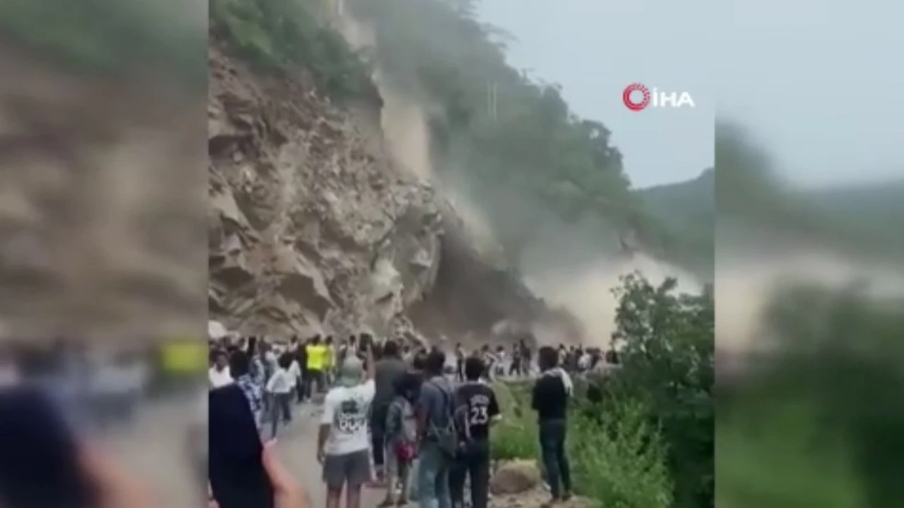 Hindistan'da heyelan ve sel felaketi: Çok sayıda kişi öldü, yüzlerce hayvan telef oldu