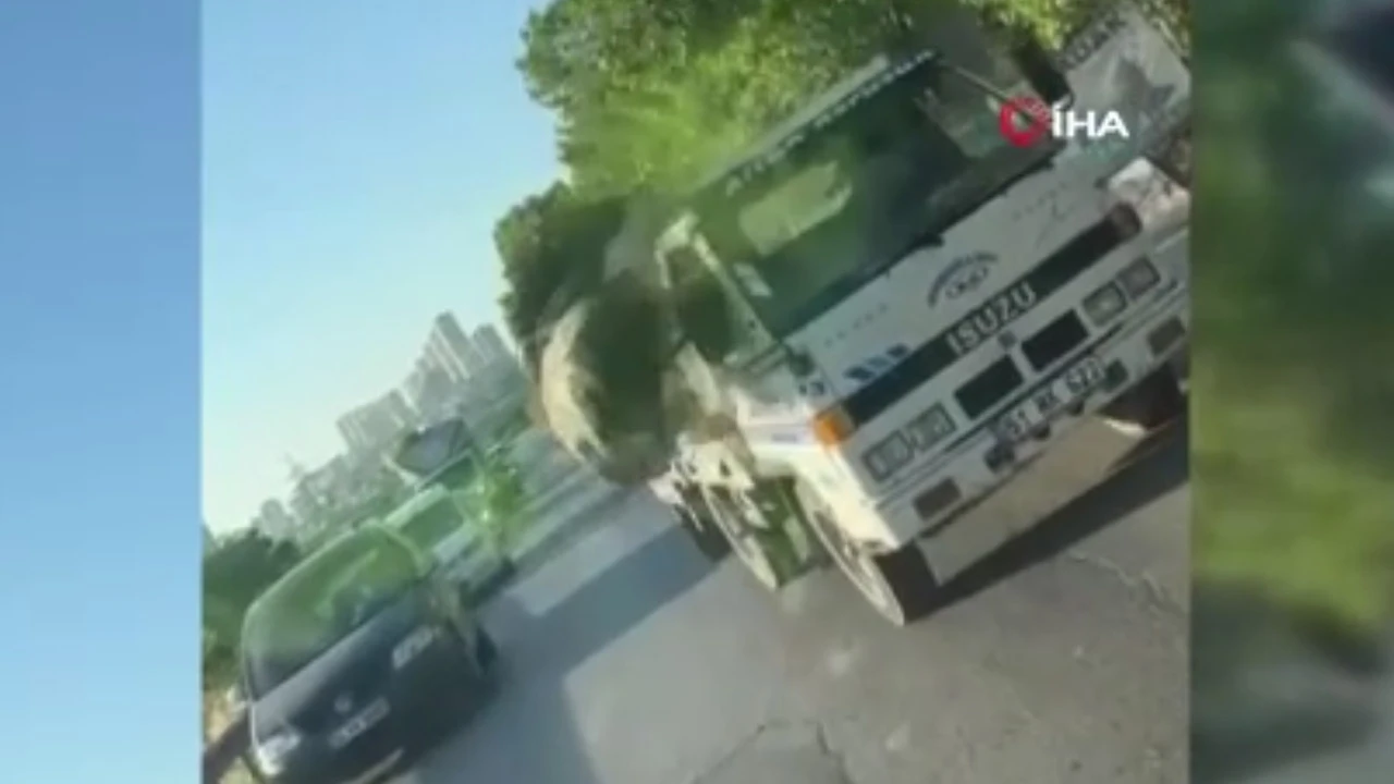 Kurbanlığı kasa yerine üst kısımda taşımaya çalıştı… Eziyet anı kameraya böyle yansıdı