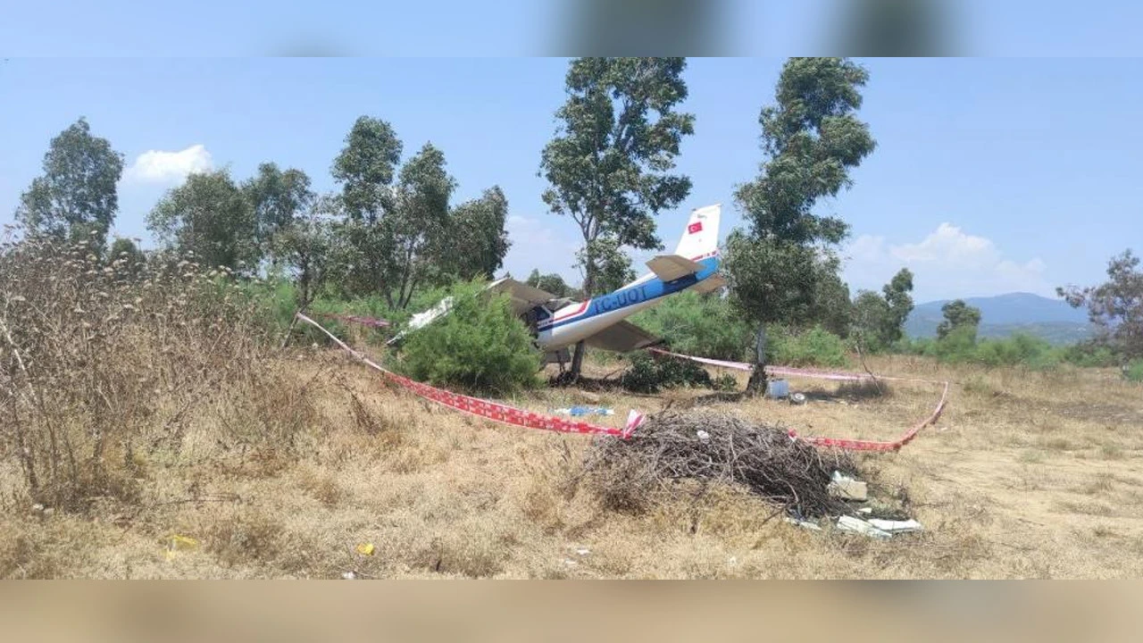 İzmir Selçuk’ta özel bir uçak araziye düştü