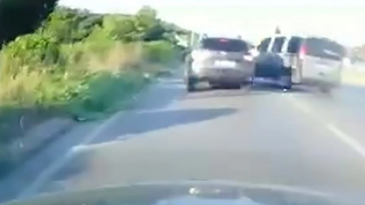 Makas atmak isterken kaza yaptı! İzmir’deki feci kaza kamerada…