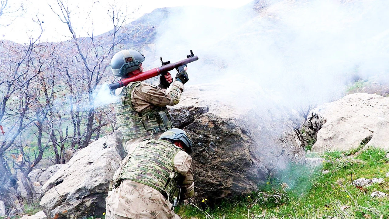 MİT ve TSK'dan darbe üstüne darbe! Son 3 ayda  tepe isimlerin üstü çizildi