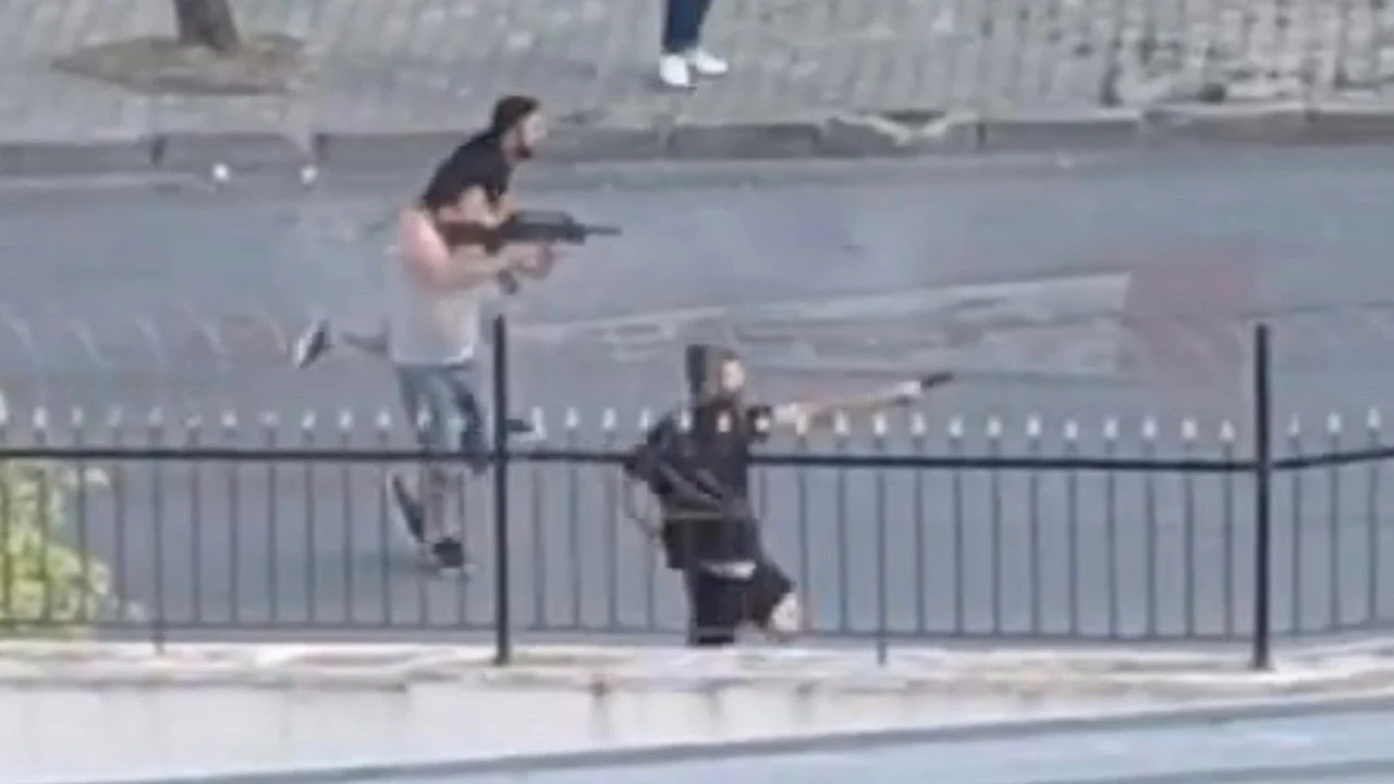 İstanbul’un göbeğinde sokak ortasında vahşet!