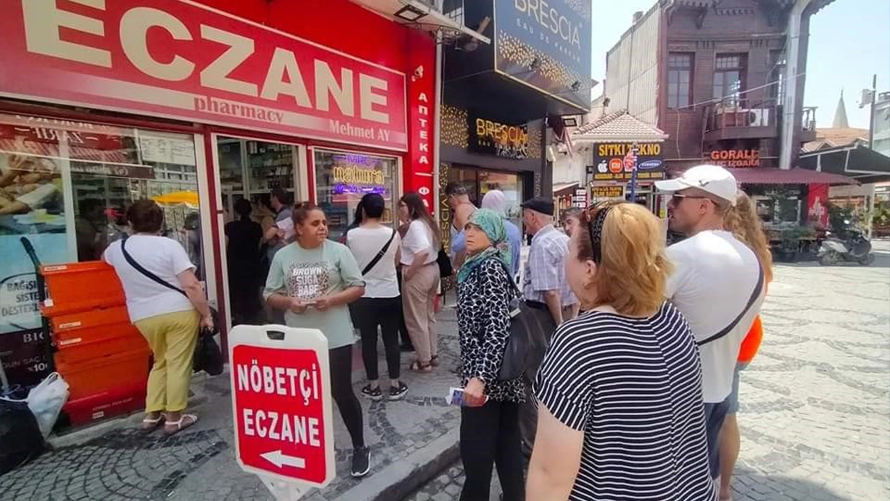 Edirne' ye göçmen akını sürüyor: Bulgar turistler şimdi de eczanelere hücum etti