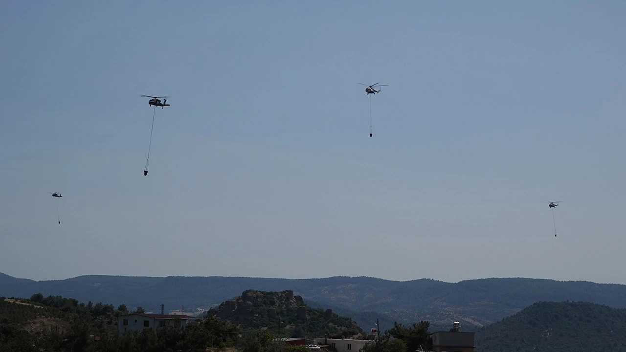 Çanakkale yangınında helikopterler 1800 sorti yaptı