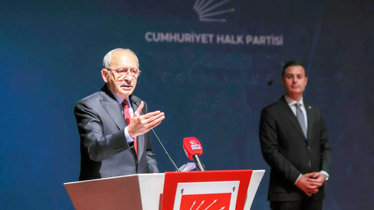 CHP parti meclisinde bıçak sırtı oylama! Muhaliflere karşı Kılıçdaroğlu'ndan kritik müdahale, ikna mı etti?
