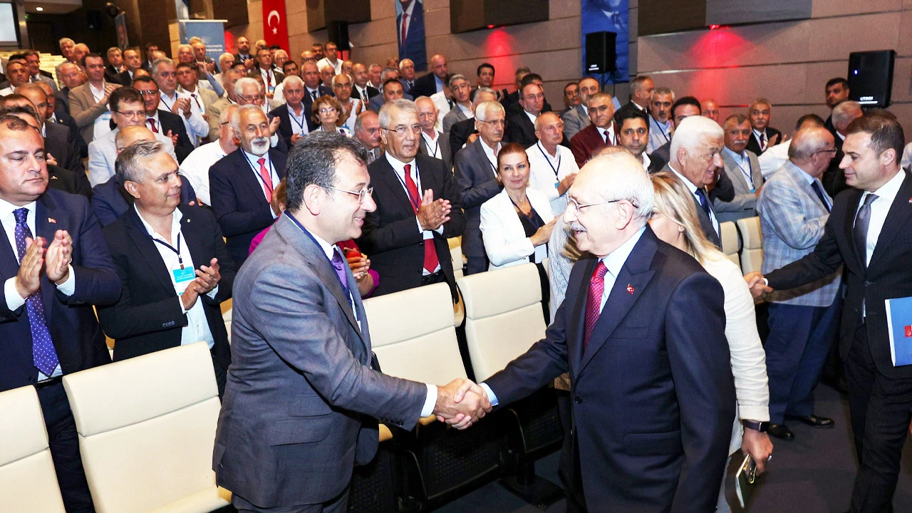 CHP'de işler karıştı! İYİ Parti resti çekerken İmamoğlu'ndan kritik hamle geldi