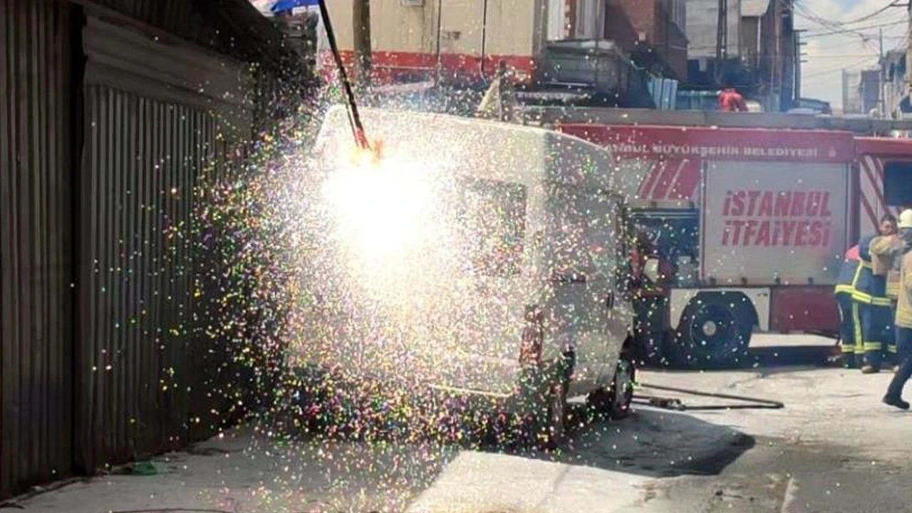 Elektrik kabloları bomba gibi patladı