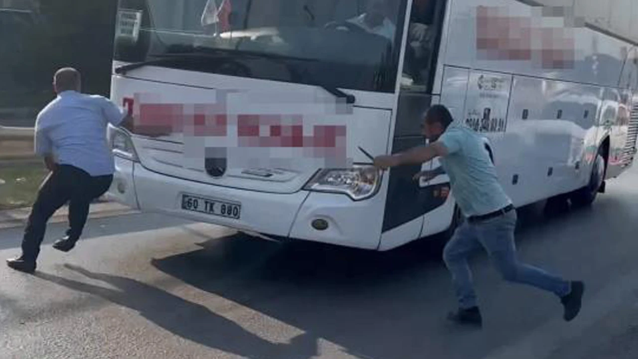 Yolcu otobüsünde dehşet anları! Muavini bıçakla kovaladı