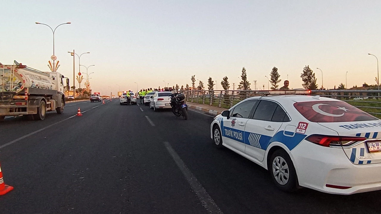 Şanlıurfa'da trafik kazası: 2 polis yaralı