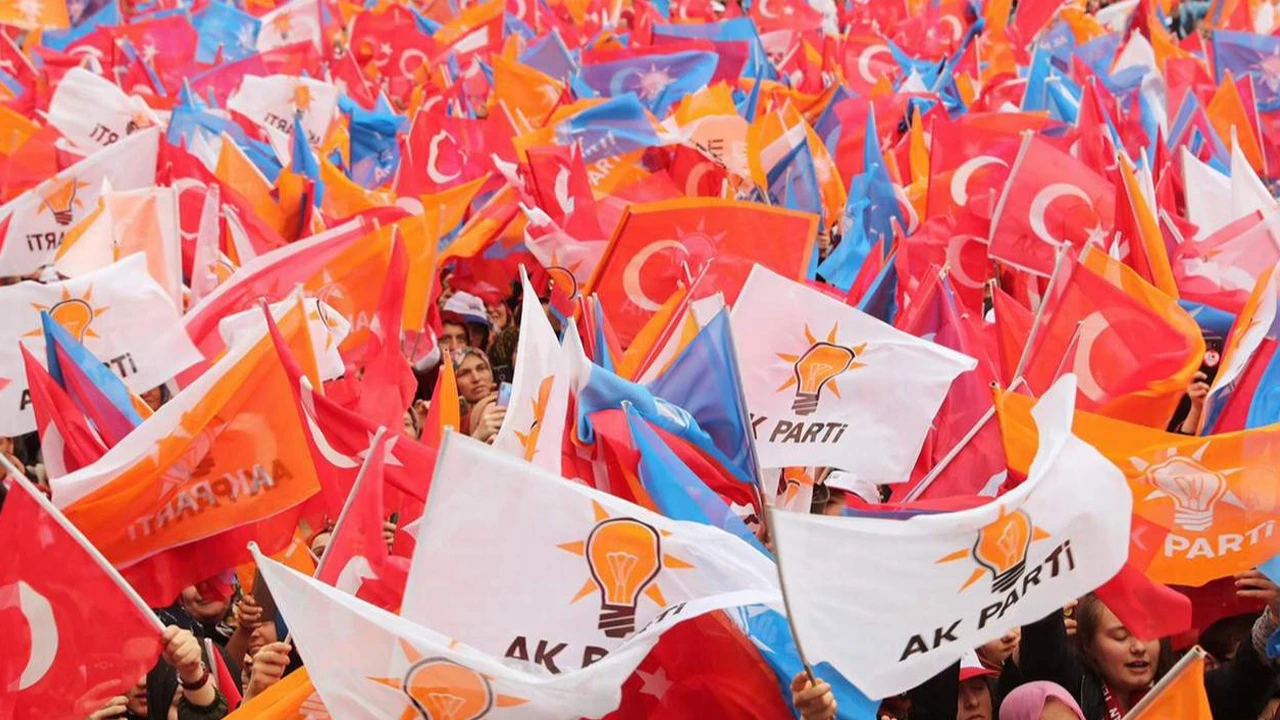 AK Parti yerel seçim için düğmeye bastı, işte 5 şehir için adı geçen adayları