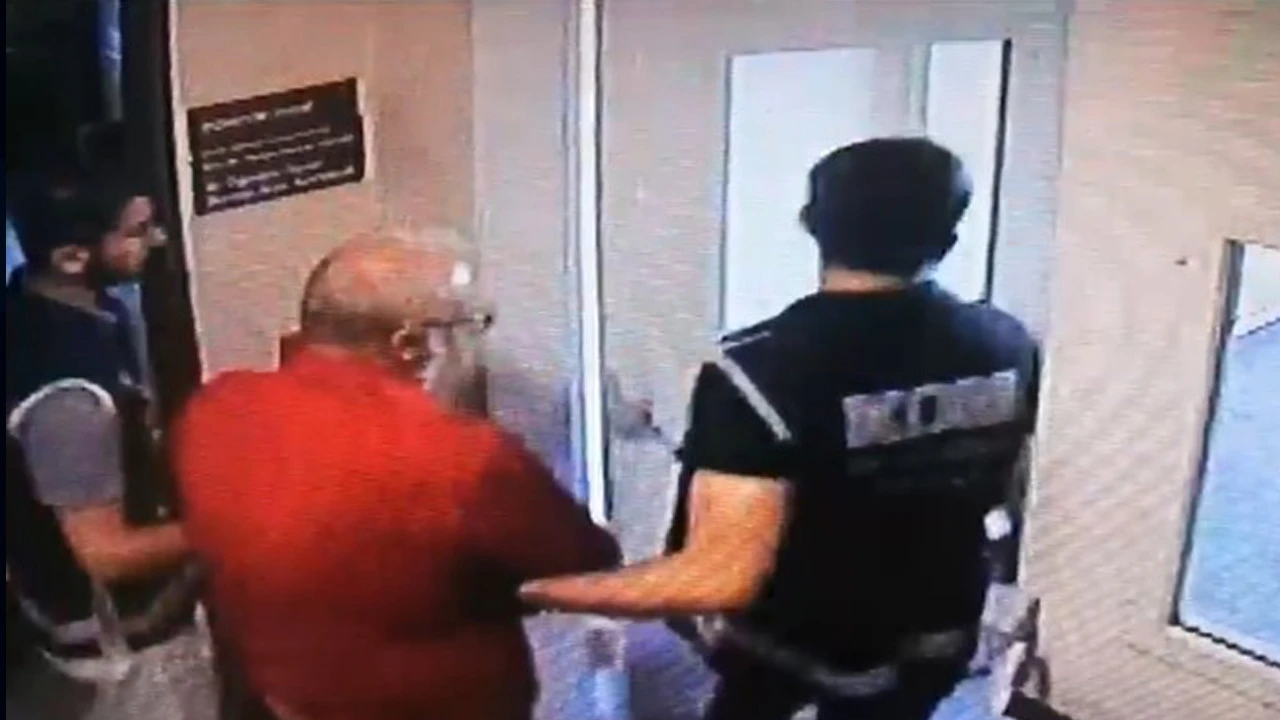 Bıçak parası isteyen doktor gözaltına alındı, 275 bin lira ele geçirildi