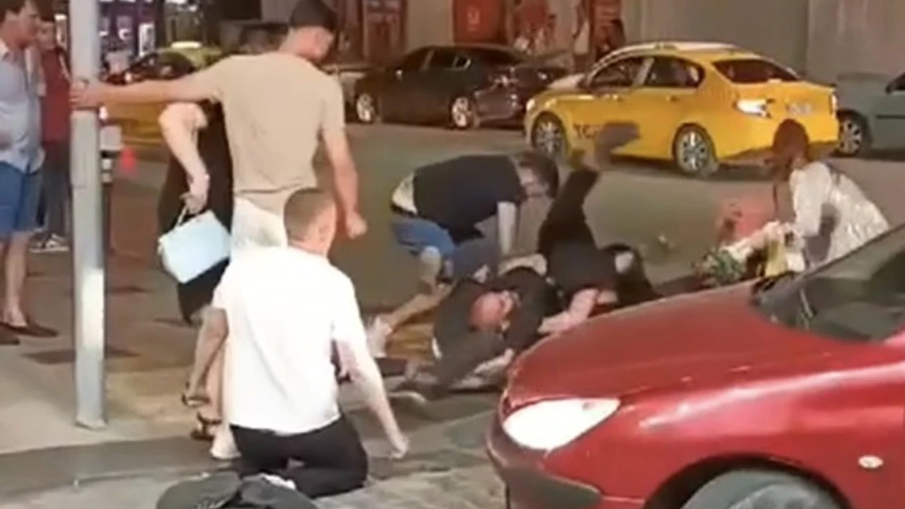 Tartıştığı kadını darp etmek istedi, uyaran vatandaşla birbirine girdi