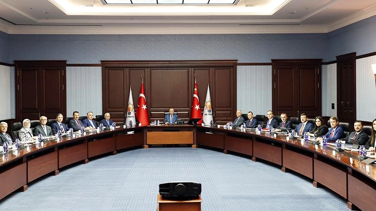 AK Parti yenileniyor! Sırada MYK üyeleri var, işte kulislere yansıyanlar