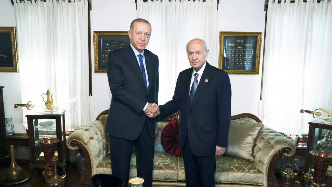 Cumhurbaşkanı Erdoğan-Bahçeli görüşmesinin perde arkası! Emeklilere zam detayı dikkat çekti