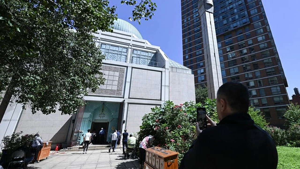 New York'ta ilk: Ezan sesi camilerden hoparlörle dışarıya verildi