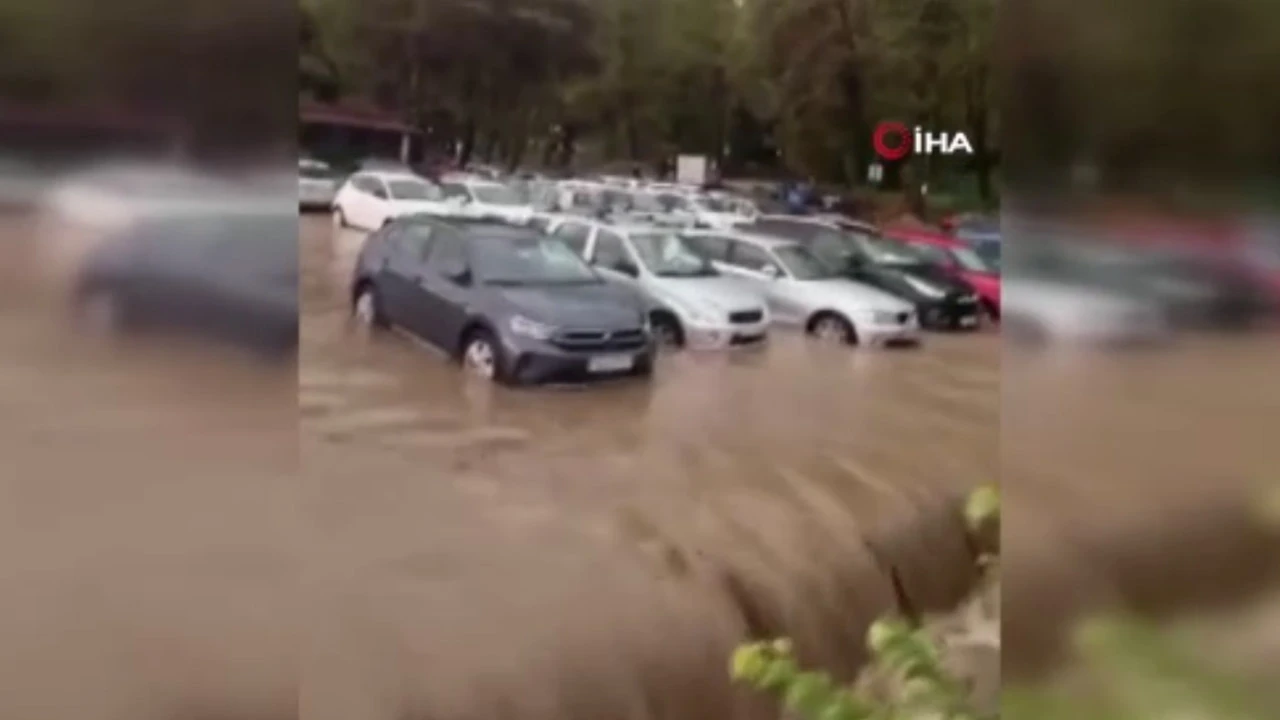Yunanistan'da sel duvarları yıktı geçti: 1 kişi öldü, 1 kişi kayıp