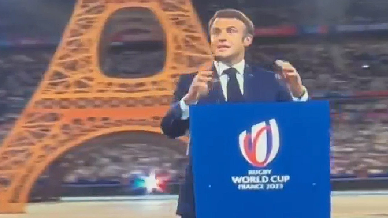 Macron'a protesto şoku! Rugby Dünya Kupası açılışında düdük sesleriyle bastırıldı