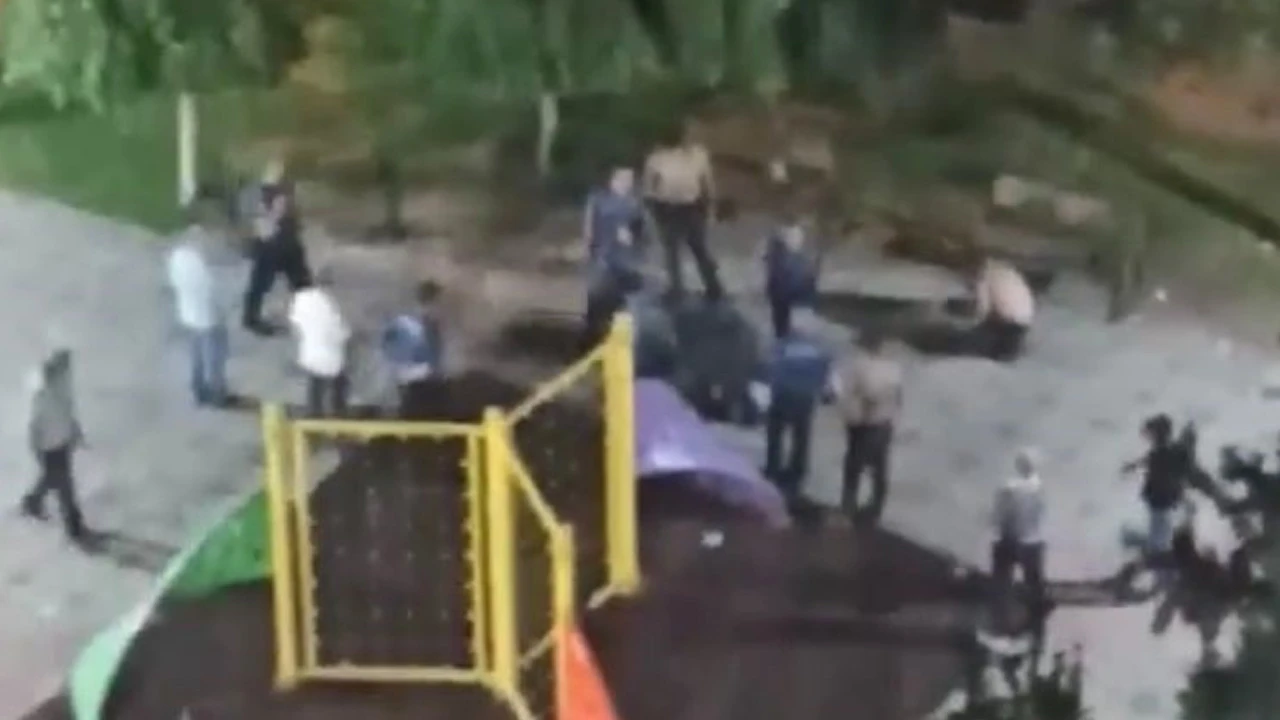 Arkadaşına sinirlendi, polislere küfür ve hakaretler yağdırdı