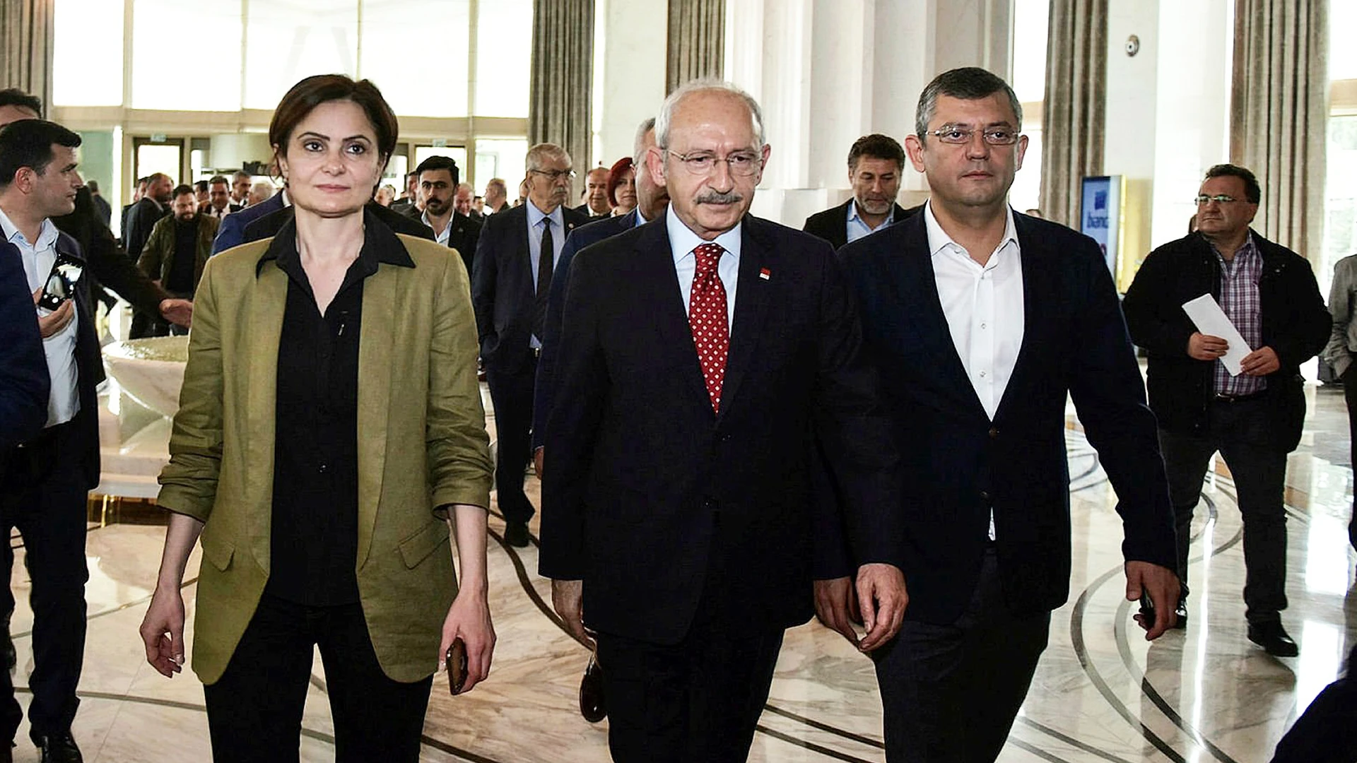 CHP'de 'istifa' tartışması alevleniyor! Kılıçdaroğlu, Özel için ne dedi? İşte kulislere yansıyan kritik yorum