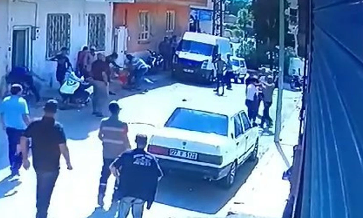 Çocukların kavgasına büyükler karıştı: 1 ölü, 3 yaralı