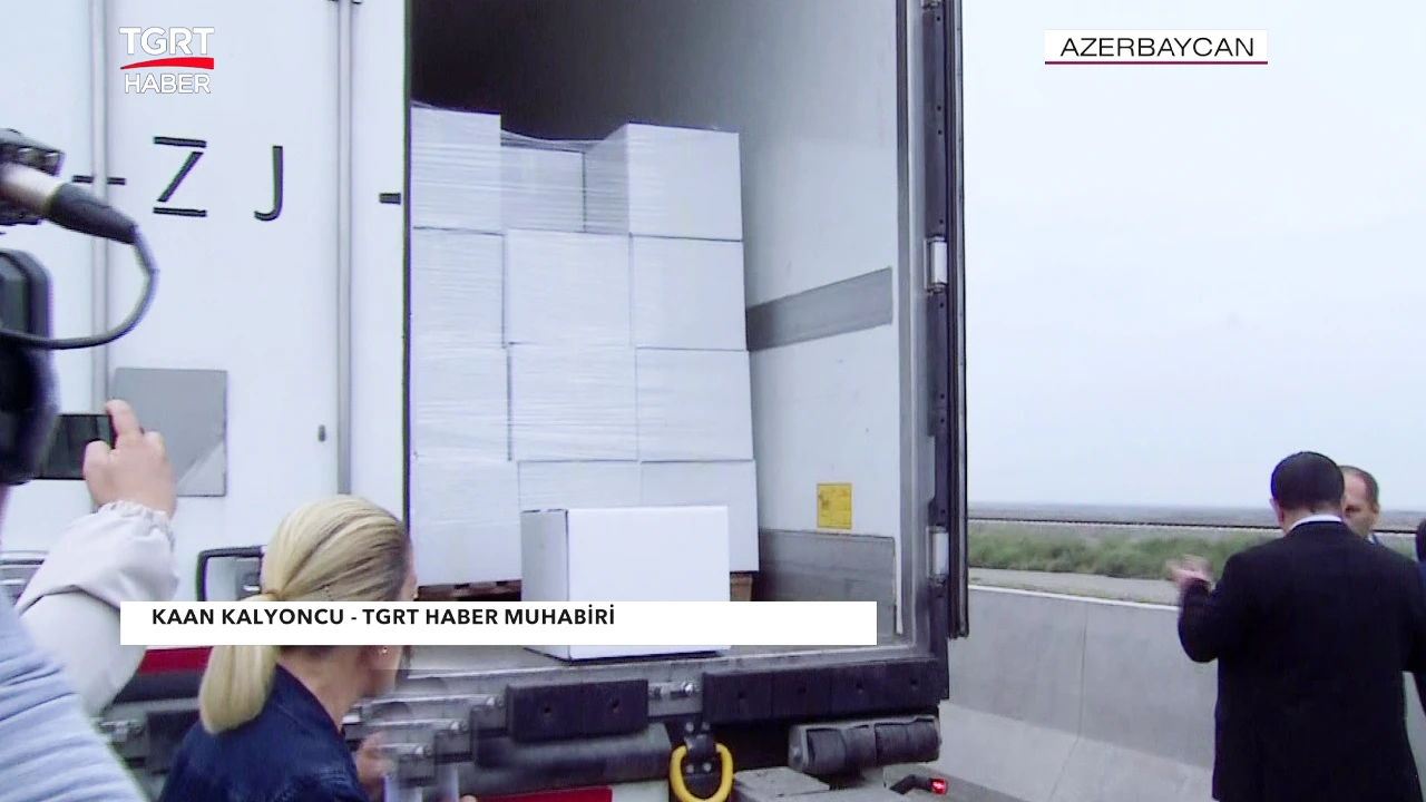 Azerbaycan’dan Ermenilere yardım tırları yola çıktı