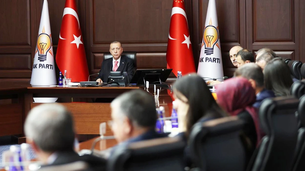 AK Parti  MKYK'da değişim rüzgarı! 110'dan 75'e düşürülecek