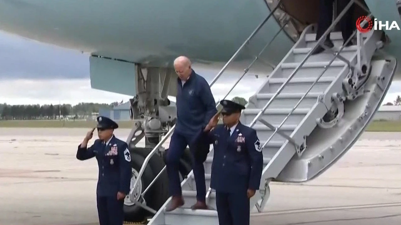 ABD Başkanı Başkanı Joe Biden yine düşüyordu! O anlar kameraya böyle yansıdı