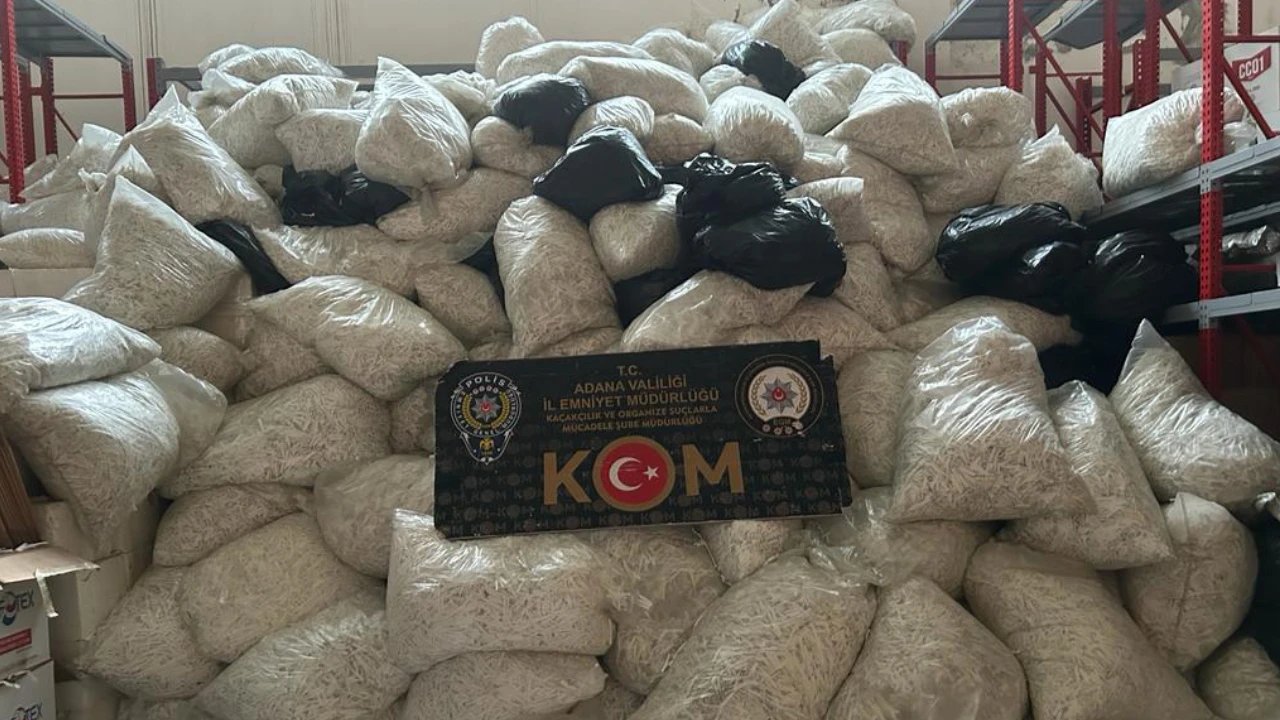 Adana'da makaron operasyonu: Milyonlarcası ele geçirildi