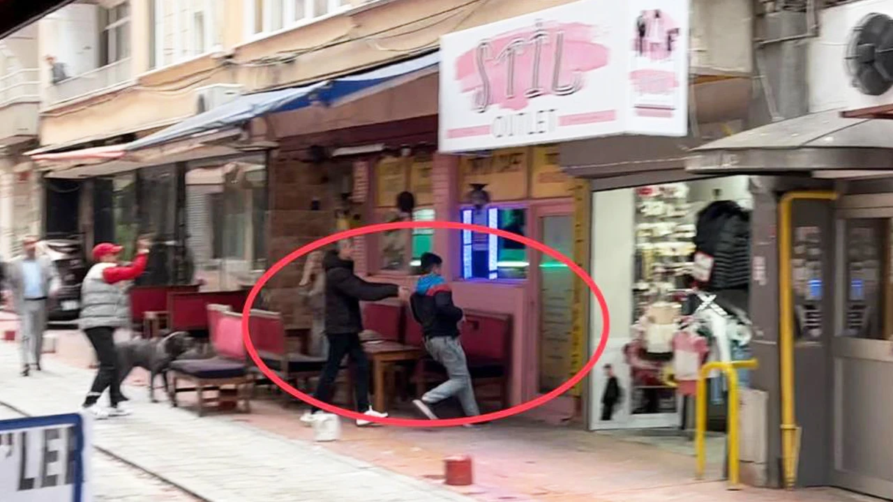 Baltayla kafede kavga ettiler! Kameraya yansıyan o anlar şoke etti