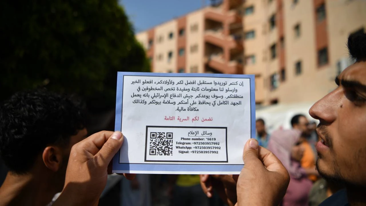 İsrail bu sefer Gazze'ye QR kodlu broşür attı! Rehinelere karşılık ödül vadetti...