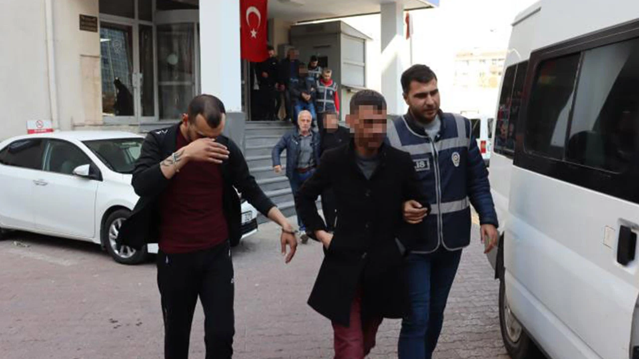 43 polis aranan şahısları yakaladı: 9 gözaltı