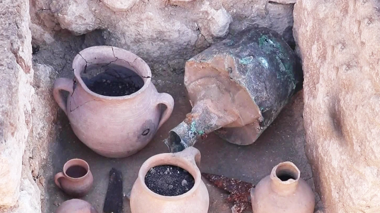 Antik kentte mutfak bulundu, içinde 1600 yıllık tohumlar çıktı