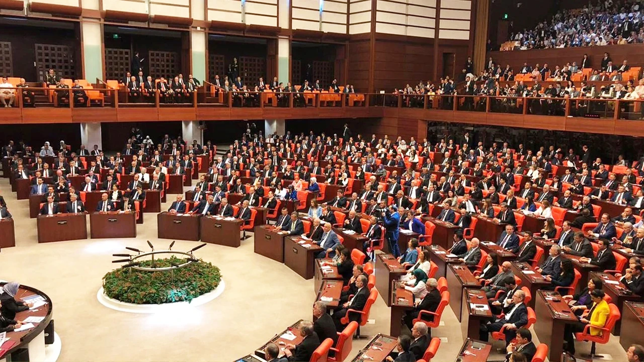 Meclis'te bütçe maratonu bu hafta devam edecek! Evlenecek gençlere kredi desteği geçecek