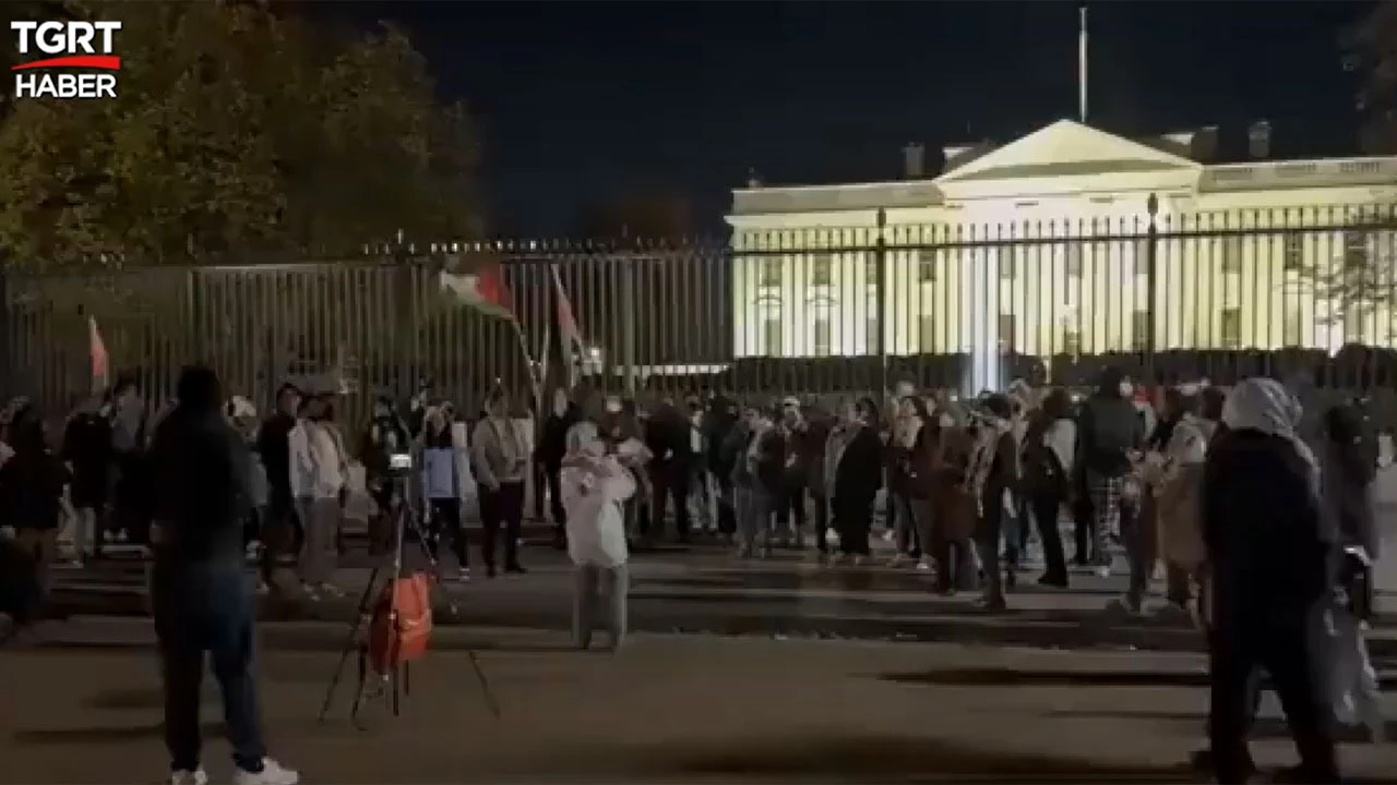 Beyaz Saray önünde Biden'a Şifa hastanesi protestosu