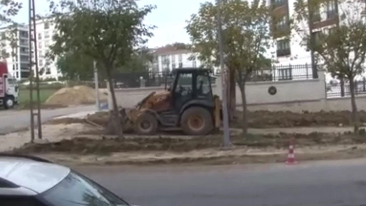 Yaşlı kadın geri manevra yapan kepçeyi görmedi feci biçimde öldü