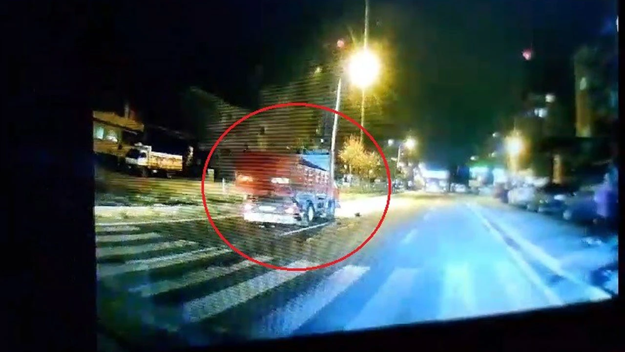 Yaya geçidini kullanmayan anne kıza kamyonet çarptı durumları ağır
