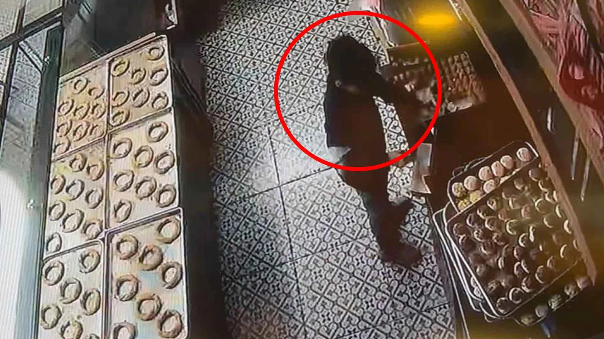 60 suç kaydı olan çocuk, esnafı canından bezdirdi