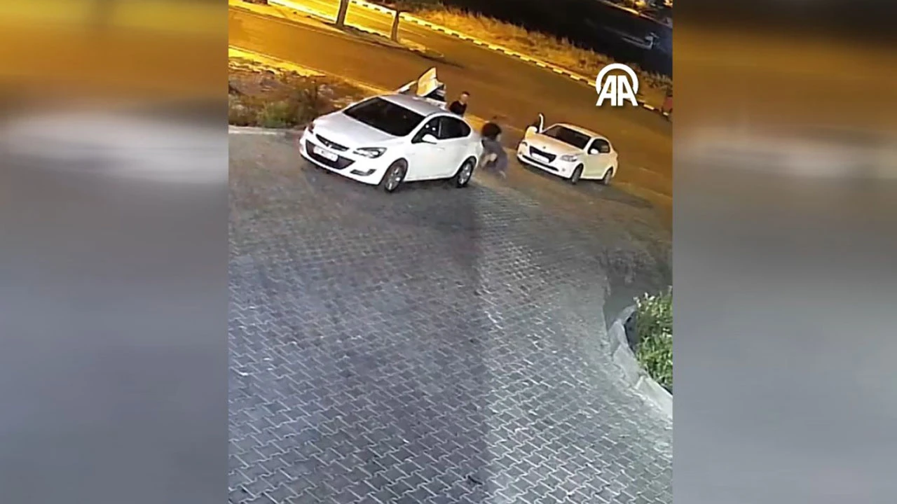 İzmir'de kadının arabasına çarptılar sonra da zorla araca bindirip kaçırdılar