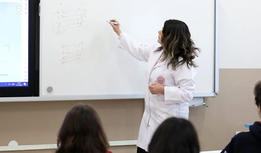 Öğretmenler alan değişikliği müjdesi! Milli Eğitim Bakanı açıkladı