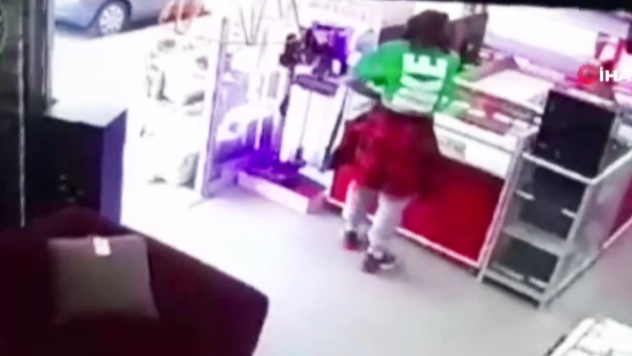 'Fenomen hırsız' yakalandı! Vatandaşlar bıktı, çalmadık bir şey bırakmadı