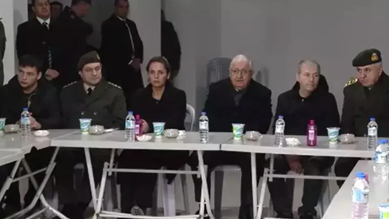 Bakan Güler'den şehit evine taziye ziyareti 