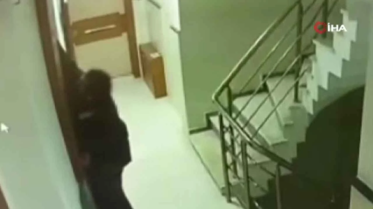 Apartmanın acil durum ışığını çaldı Yakalanınca savunması 'pes' dedirtti