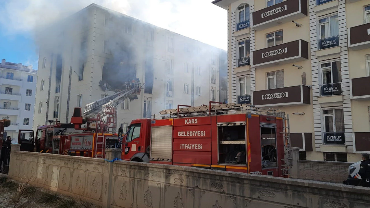 Kars’ta doğal gaz patlaması: Ortalık savaş alanına döndü