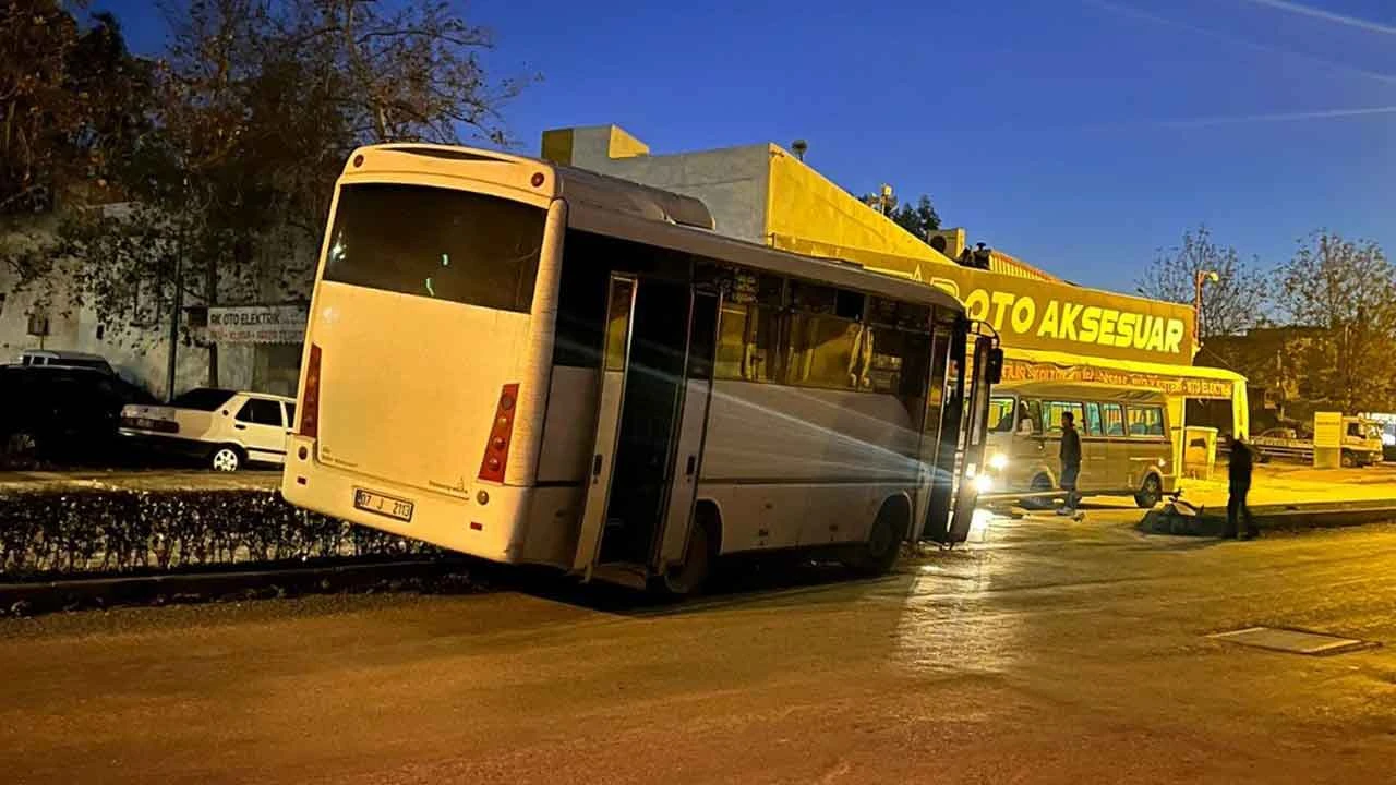 Hapşırınca bir anda direksiyon hakimiyetini yitirip çarptı her yer karanlık oldu