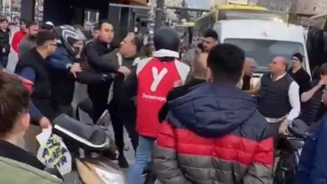 Bursa'da motosiklet sürücüsü ve otobüs şoförü yumruklaştı