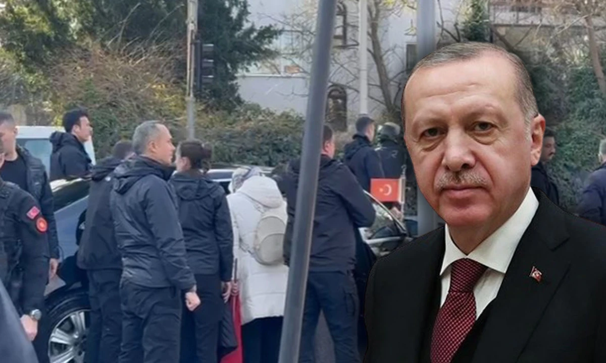 Cumhurbaşkanı Erdoğan, kendisini bekleyen vatandaşlarla sohbet etti